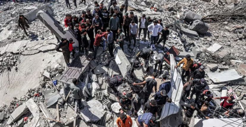 تواصل إسرائيل عدوانها الدموي على قطاع غزة لليوم 168، إذ تواصل قصف كافة مناطق القطاع المحاصر، فيما يعلن جيش الاحتلال عن تنفيذه أكبر "عملياته العسكرية" في مجمع الشفاء الطبي، الذي يخضع للحصار الكامل، وتنفذ داخل حملة اعتقالات وإعدامات ميدانية.