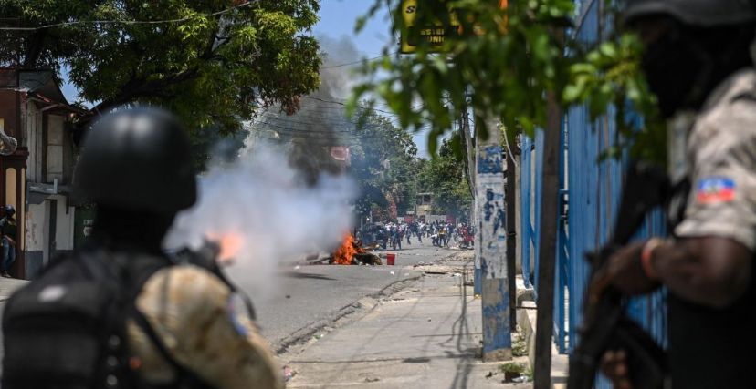 قدم رئيس وزراء هايتي أرييل هنري استقالته، حسبما أعلن رئيس غيانا عرفان علي يوم الإثنين، بعد تمرد عصابة ضد الحكومة.