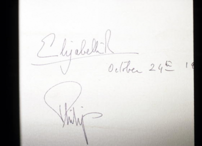 queen elizabeth ii signature