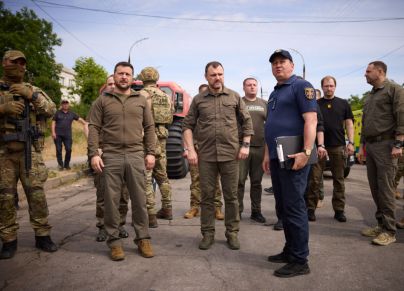 زار الرئيس الأوكراني مناطق الفيضانات