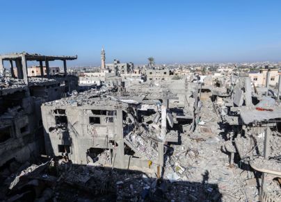 قصف جيش الاحتلال مناطق "أمنة" بقنابل مدمرة (GETTY) 