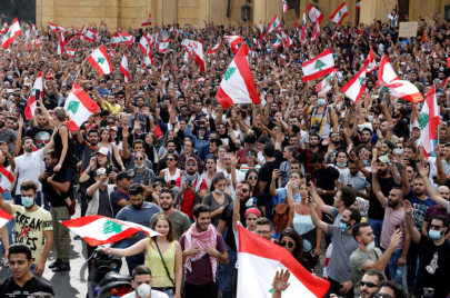 الانتفاضة اللبنانية مستمرة واستمرار إقفال المصارف والمدارس
