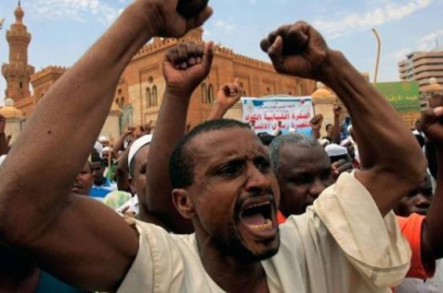 حراك السودان ومعركة الحكومة المدنية.. تحولات حاسمة