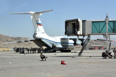 إدارة بايدن تسابق الزمن لإتمام عمليات الإجلاء من أفغانستان قبل نهاية آب