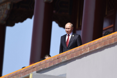 بوتين يسرق الضوء من سُليماني