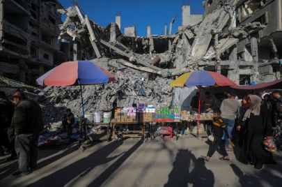 تغلب زعماء الاتحاد الأوروبي على خلافاتهم بالدعوة إلى "هدنة إنسانية فورية تؤدي إلى وقف مستدام لإطلاق النار" في غزة، قبل ساعات من الموعد المتوقع لطرح الولايات المتحدة قرارًا للتصويت في الأمم المتحدة يدعو إلى هدنة واتفاق تبادل دون تأخير في غزة، من أجل مواجهة المجاعة التي تلوح في الأفق.