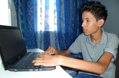 شاب تونسي يكتشف ثغرات في فيسبوك ويكافأ SAM_1332%20%281%29