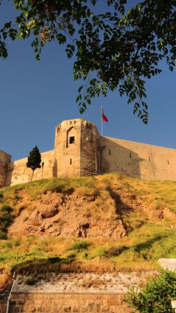 دمّر الزلزال بعض أجزائها.. ماذا تعرف عن قلعة غازي عنتاب؟